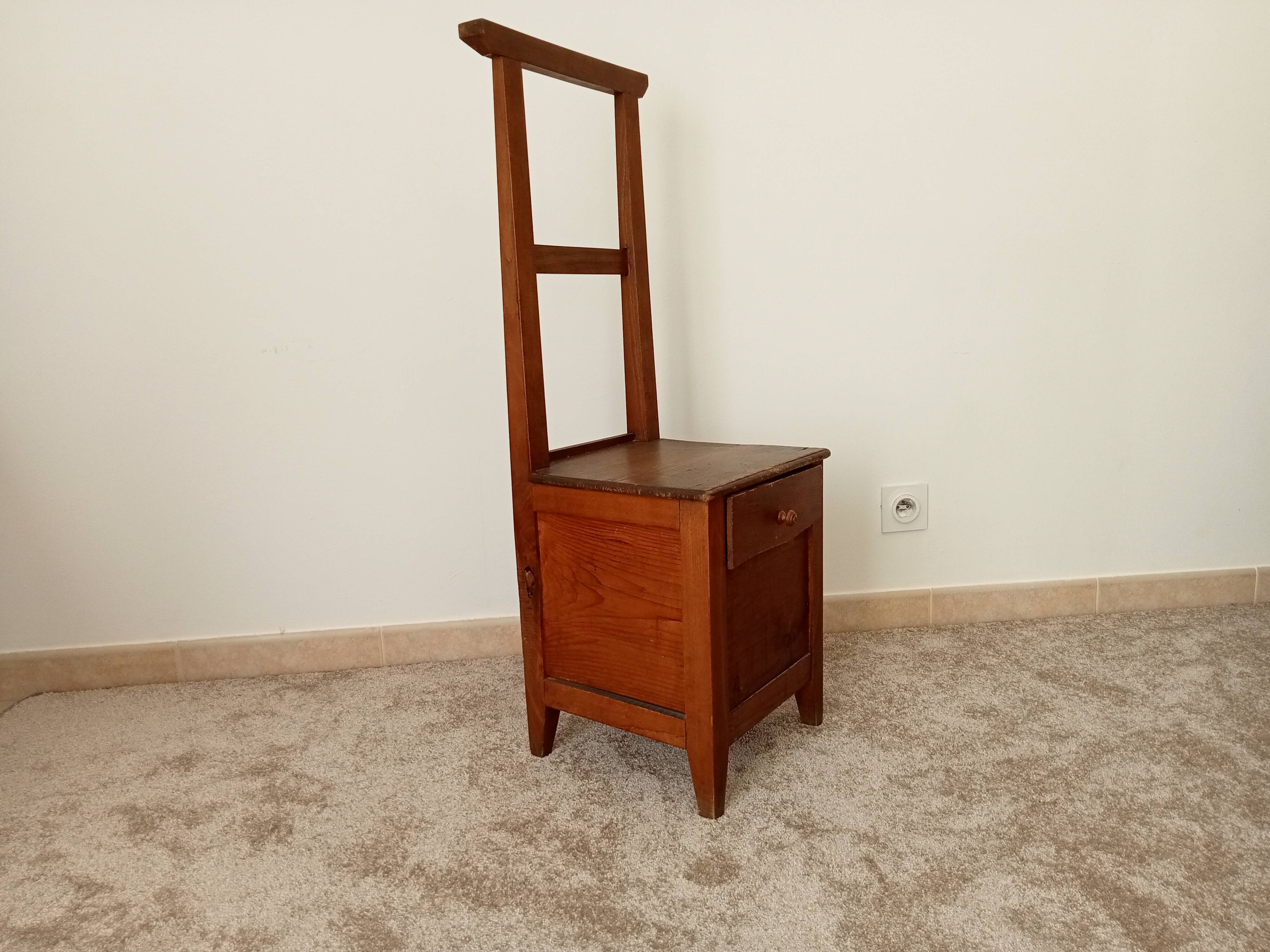 Antique oak shoeshine chair from the 40s/50s