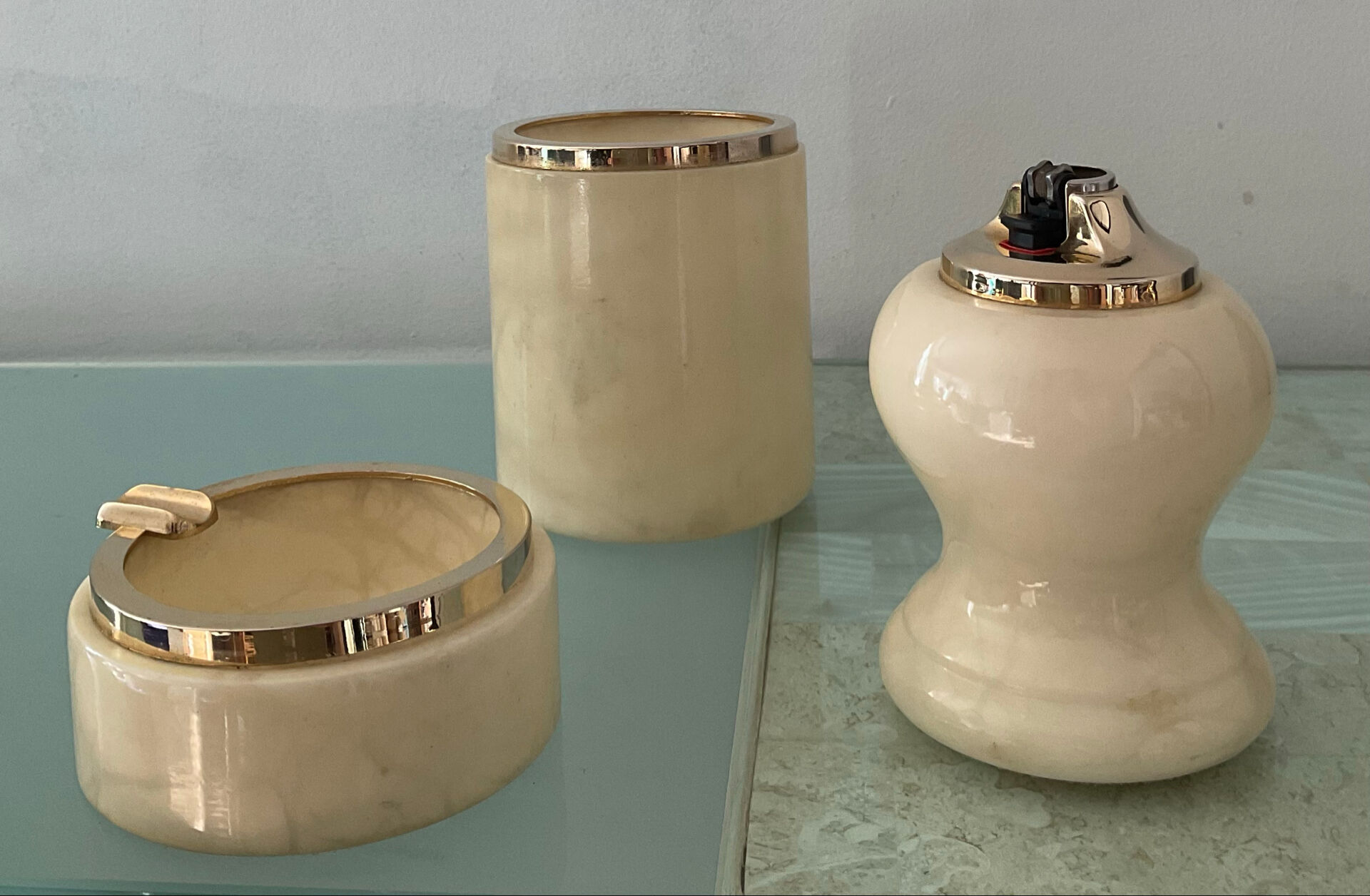 Vintage smoker's set in onyx from the 1970s.