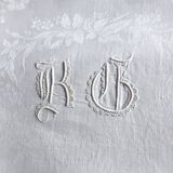 Service de table damassé ancien 1m75x2m35 monogrammé "BG" avec 8 serviettes et nappe-cadeau