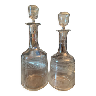 Set of 2 decanters