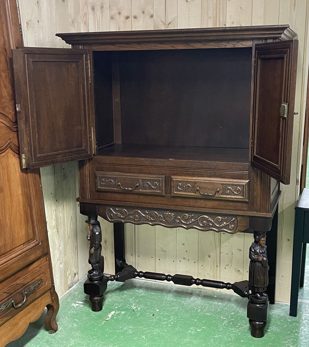 Buffet breton des années 1950 en chêne