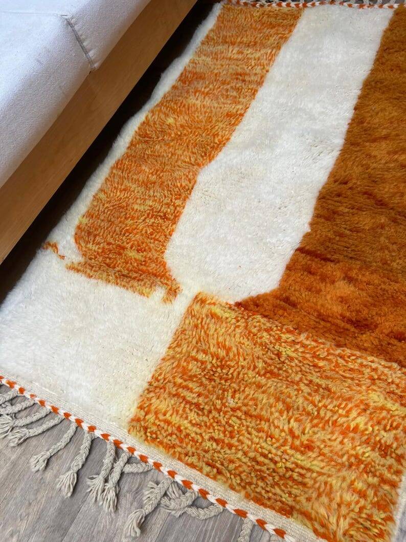 Traditional wool rug 200cm x 300cm