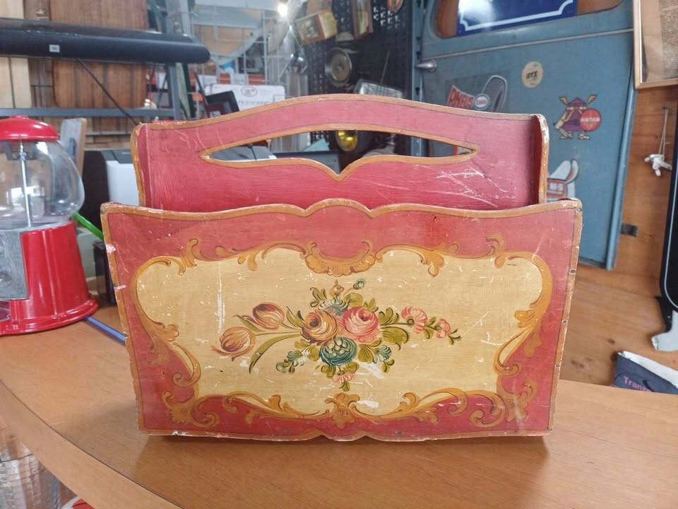 Napoleon III style magazine rack