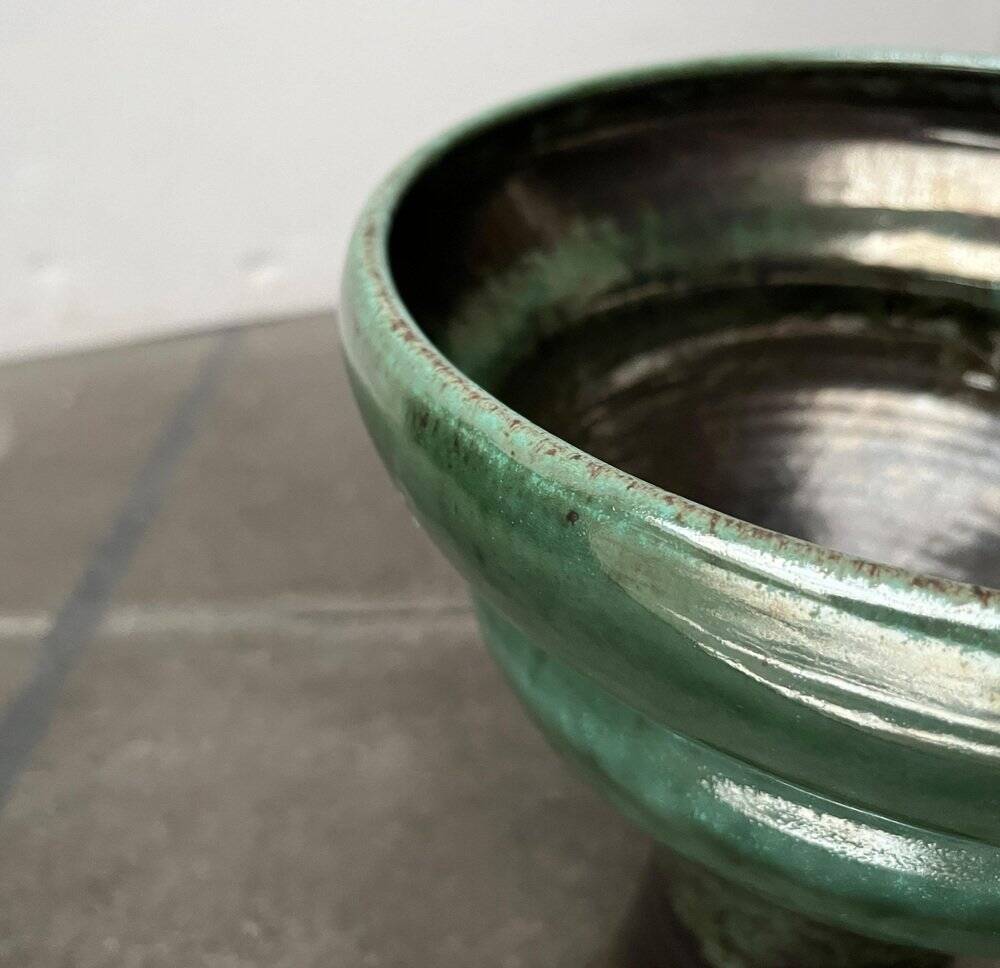 Brutalist studio pottery vase in East German style from the mid-century by Kerstin & Ralf Unterstab for Kunsttöpferei Unterstab KTU, 1960s.