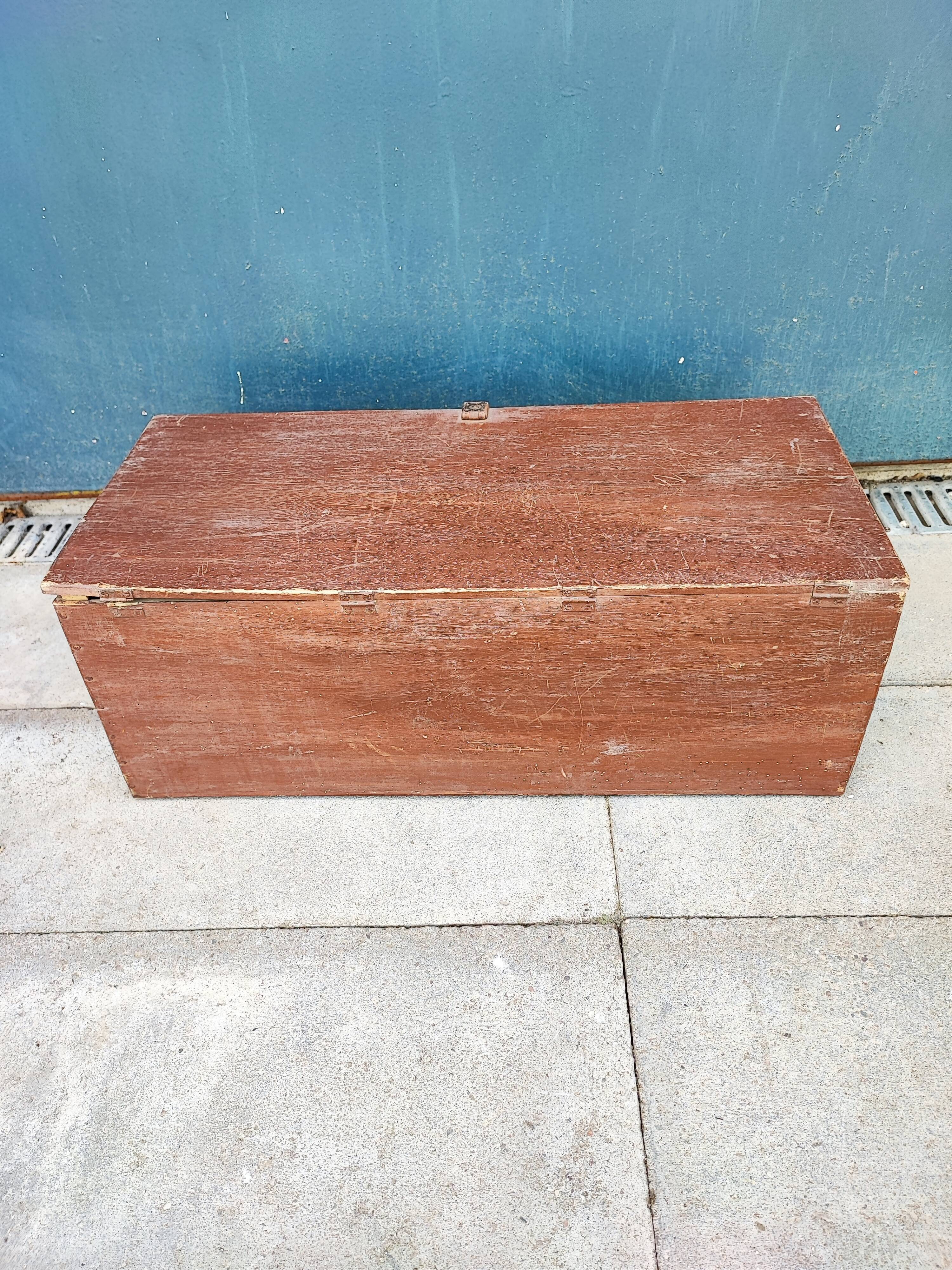 Wooden travel trunk chest