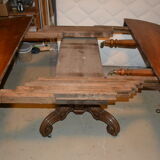 Table de style Napoléon III en noyer