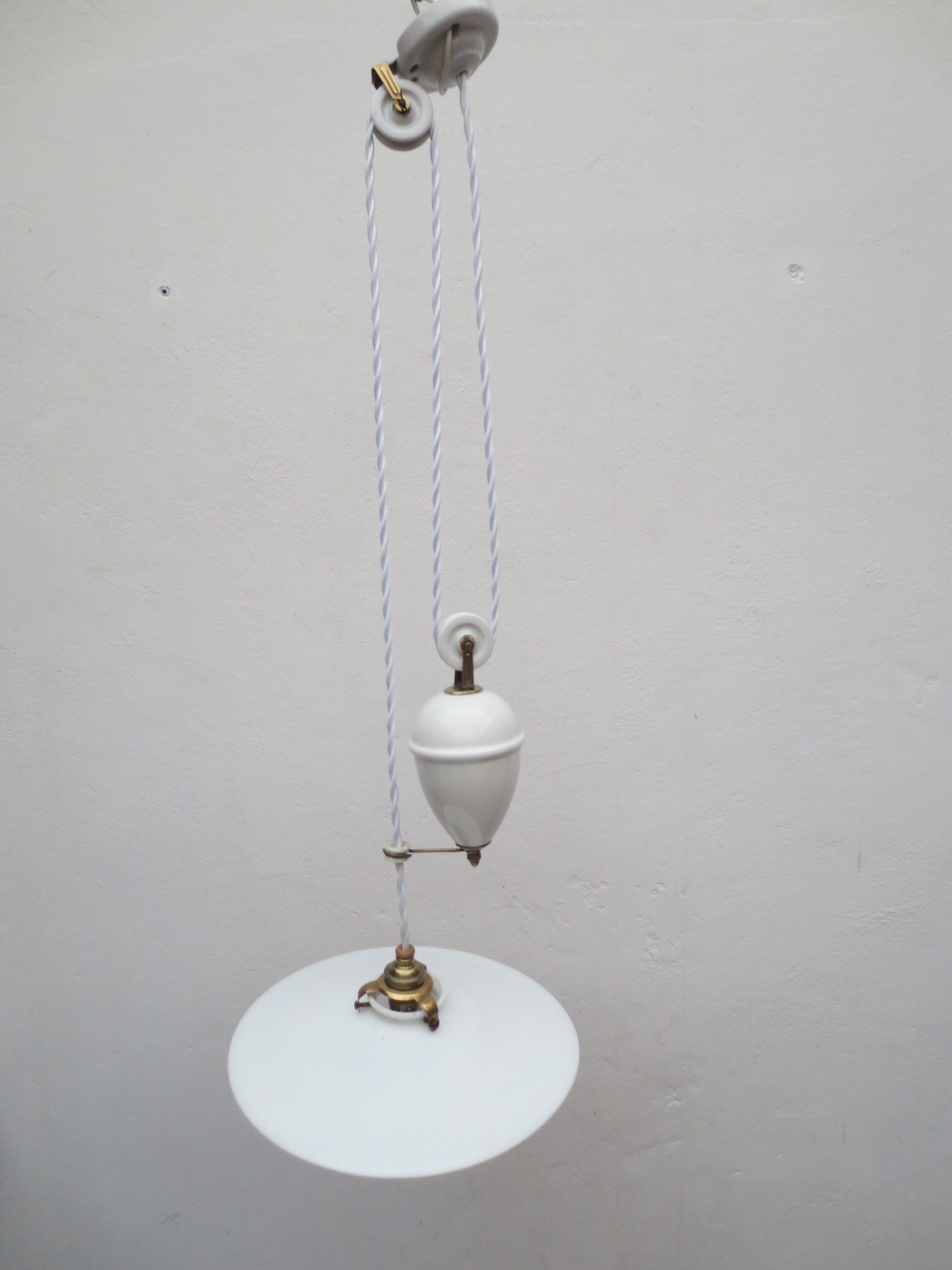 Suspension called up and down, porcelain and white opaline