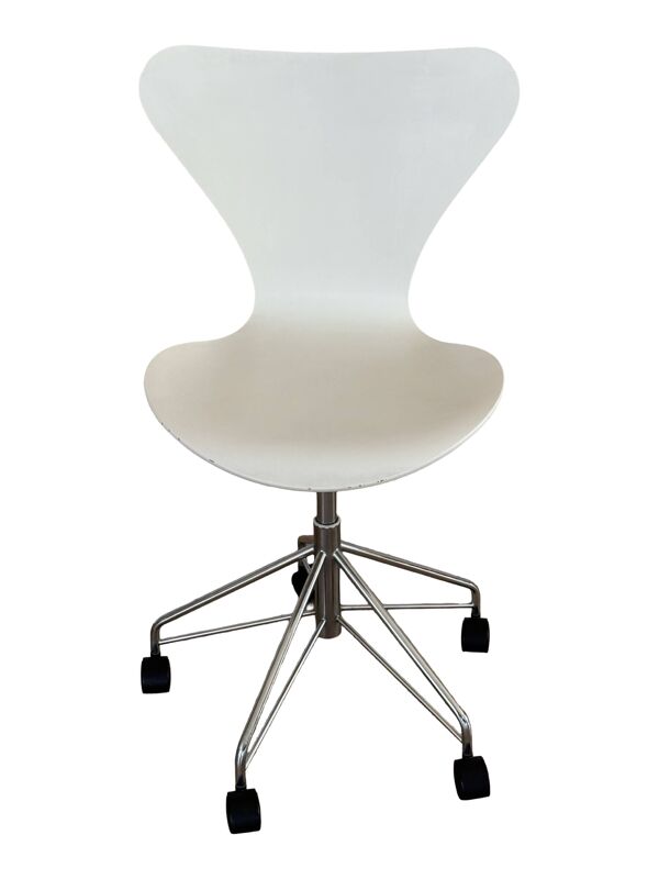 Chaise de bureau vintage 3117 d'Arne Jacobsen pour Fritz Hansen en blanc