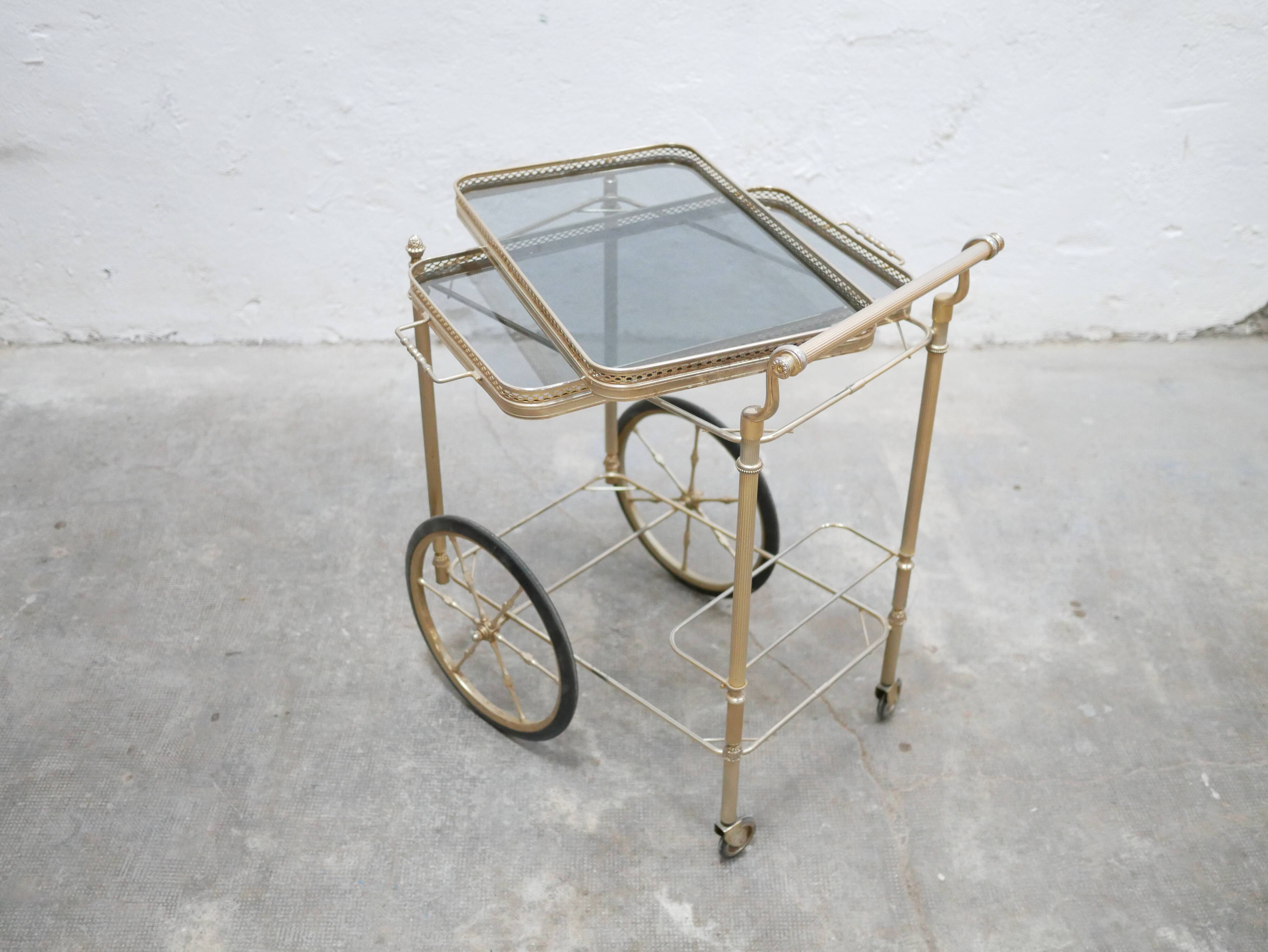 Desserte roulante vintage en métal doré