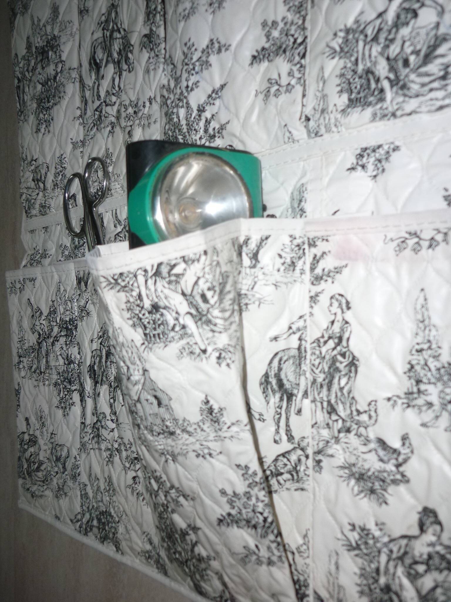 Rangement mural à soufflets