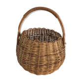 Wicker round basket.