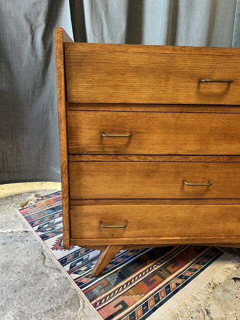 Vintage dressing table with tapered legs