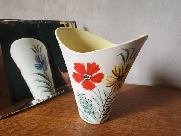 Vase vintage Vallauris années 1960, peint à la main, fleurs et jaune