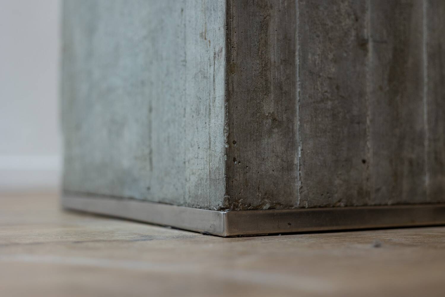Saporiti. Brutalist and minimalist glass and concrete desk. 1970s.