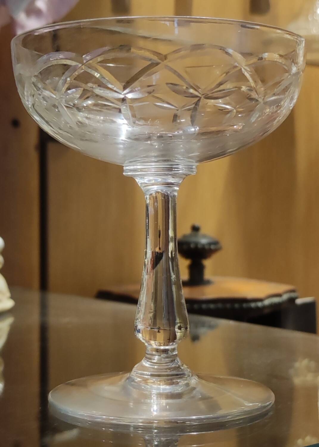Series of 11 cut crystal champagne glasses