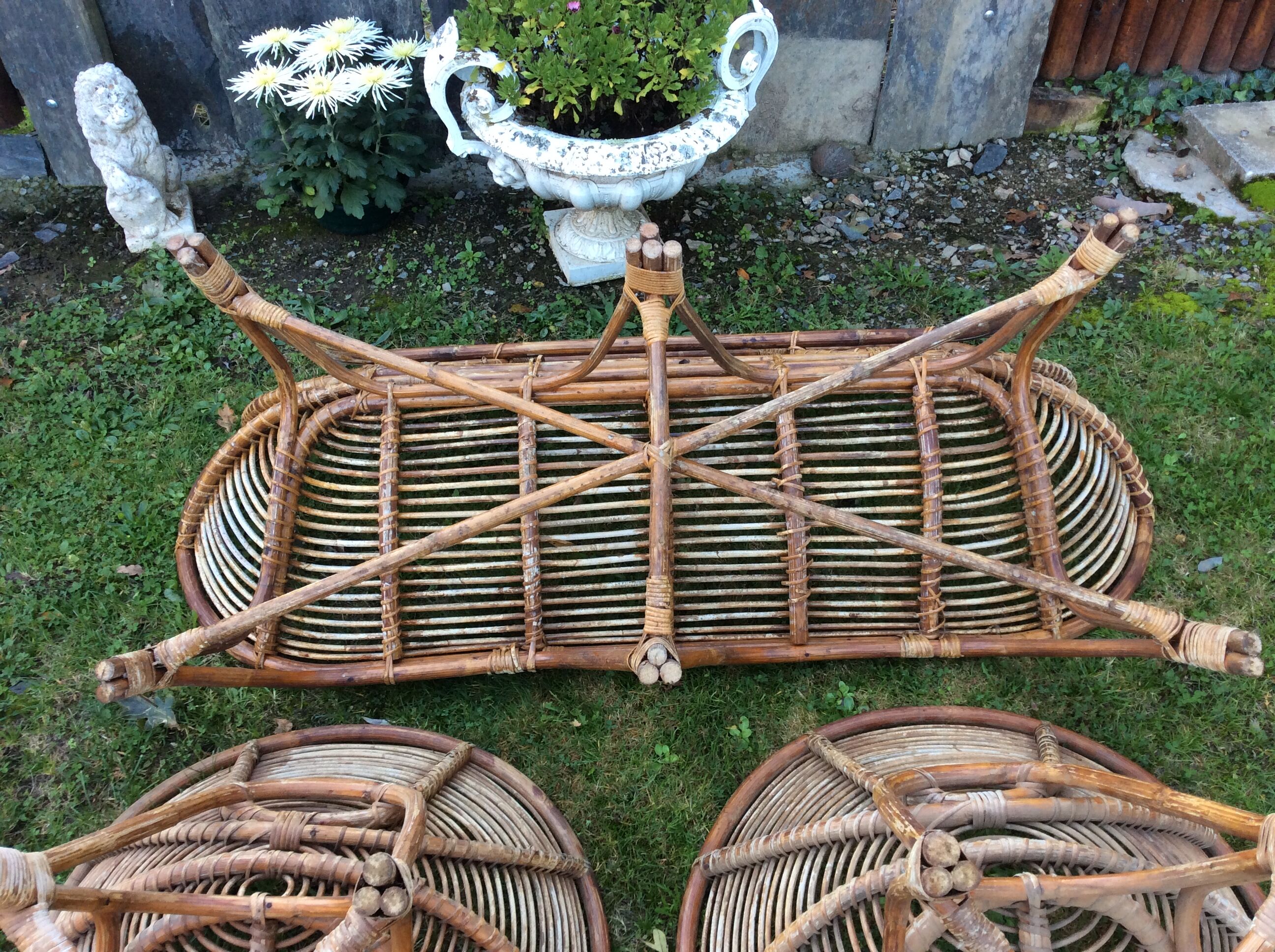Set of 4 armchairs and 1 vintage rattan bench (5 pieces) inseparable.