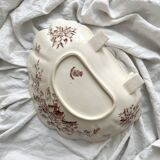 Antique wall fountain in ironstone, "Spring" Gien earthenware, late 19th century