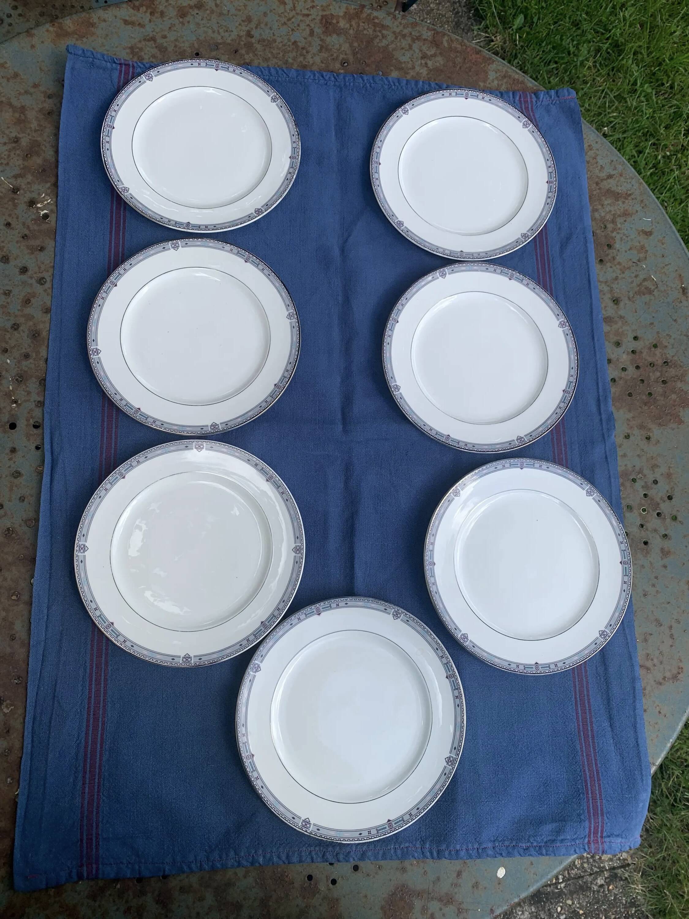 7 small plates in Royal Bone China porcelain, Maya model, Fine Bone