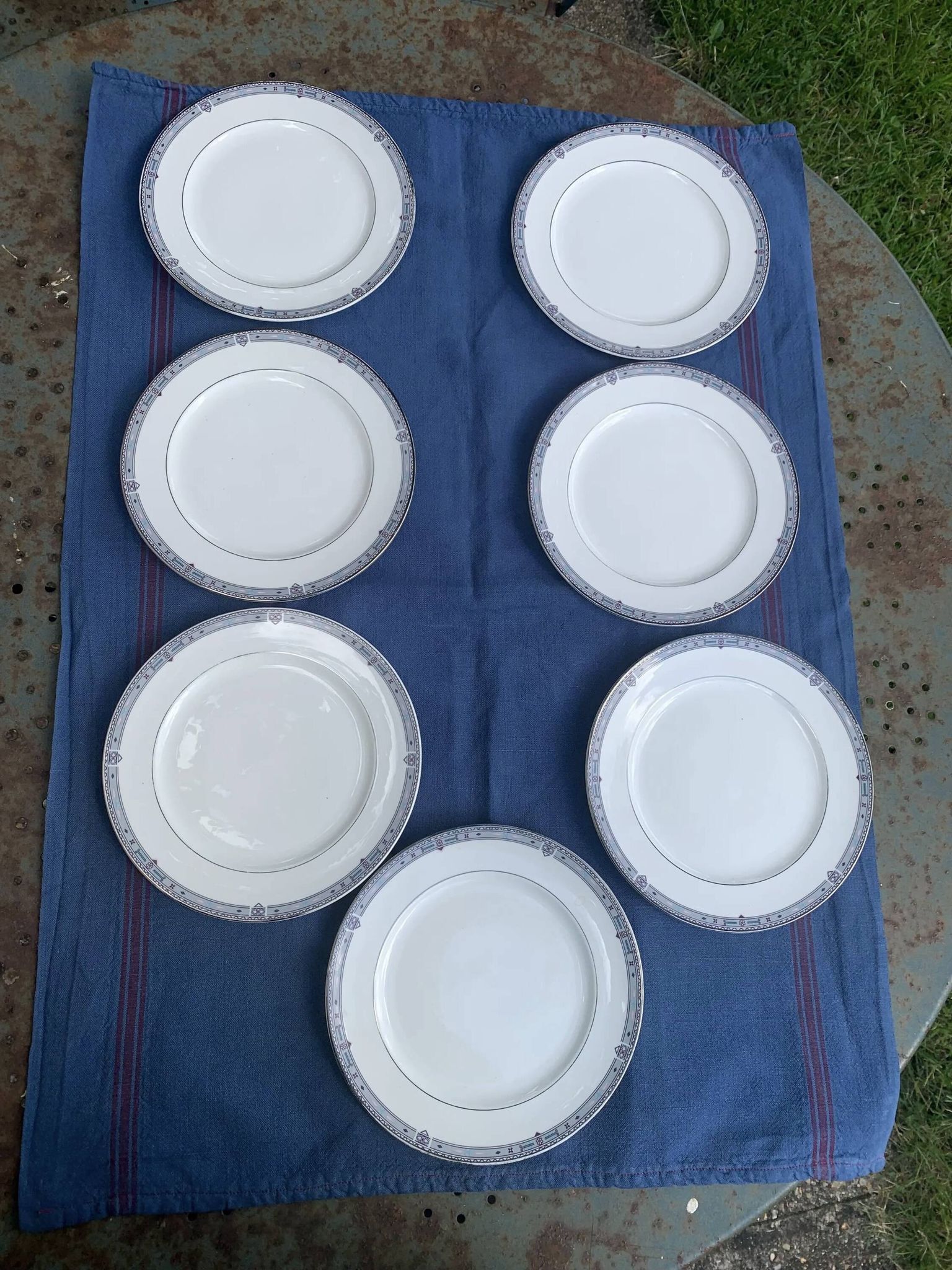 7 small plates in Royal Bone China porcelain, Maya model, Fine Bone