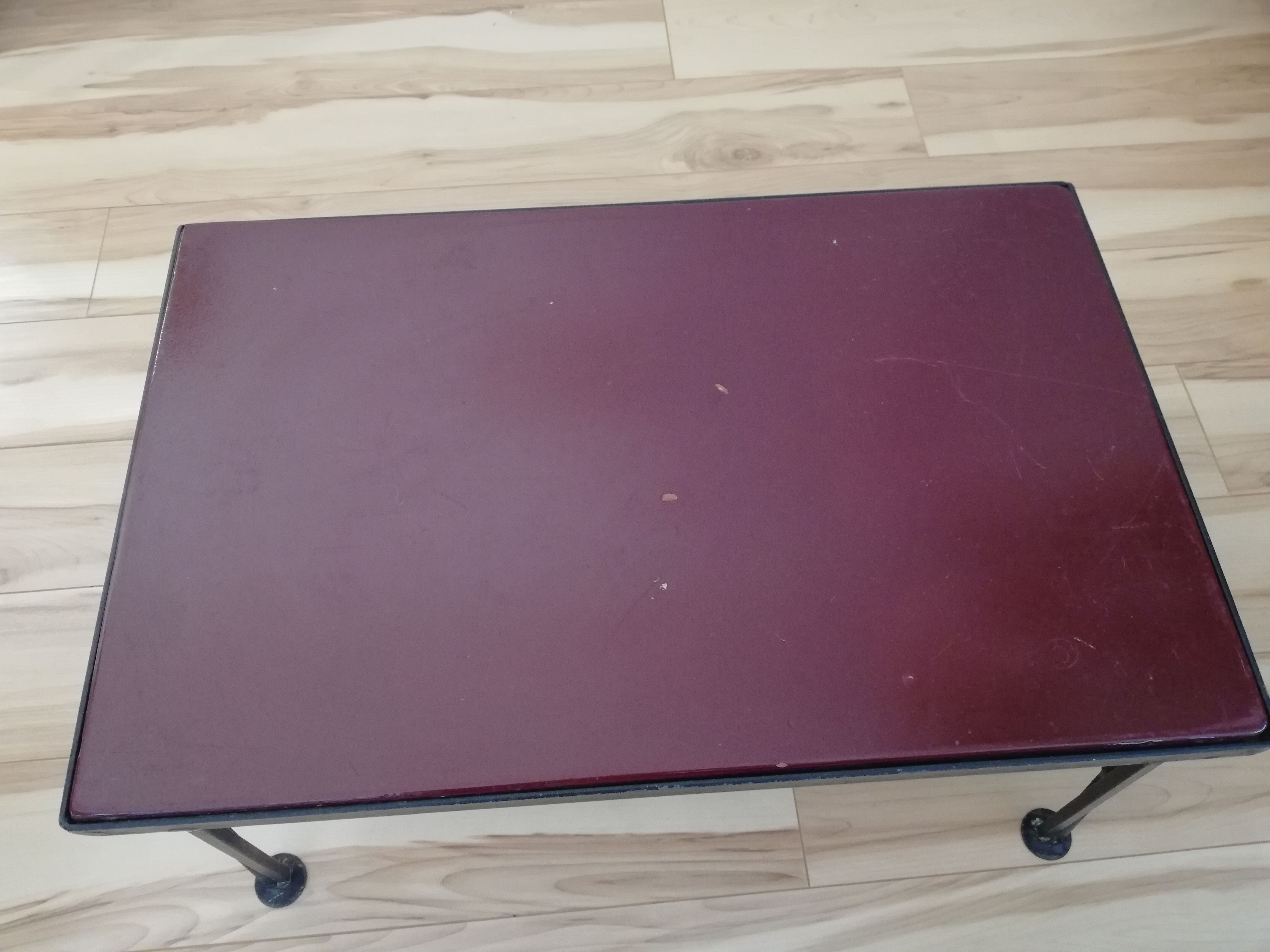 Coffee table black iron compat legs