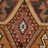 Tapis Kilim Ancien Fait Main – Motifs Géométriques et Symboles Protecteurs