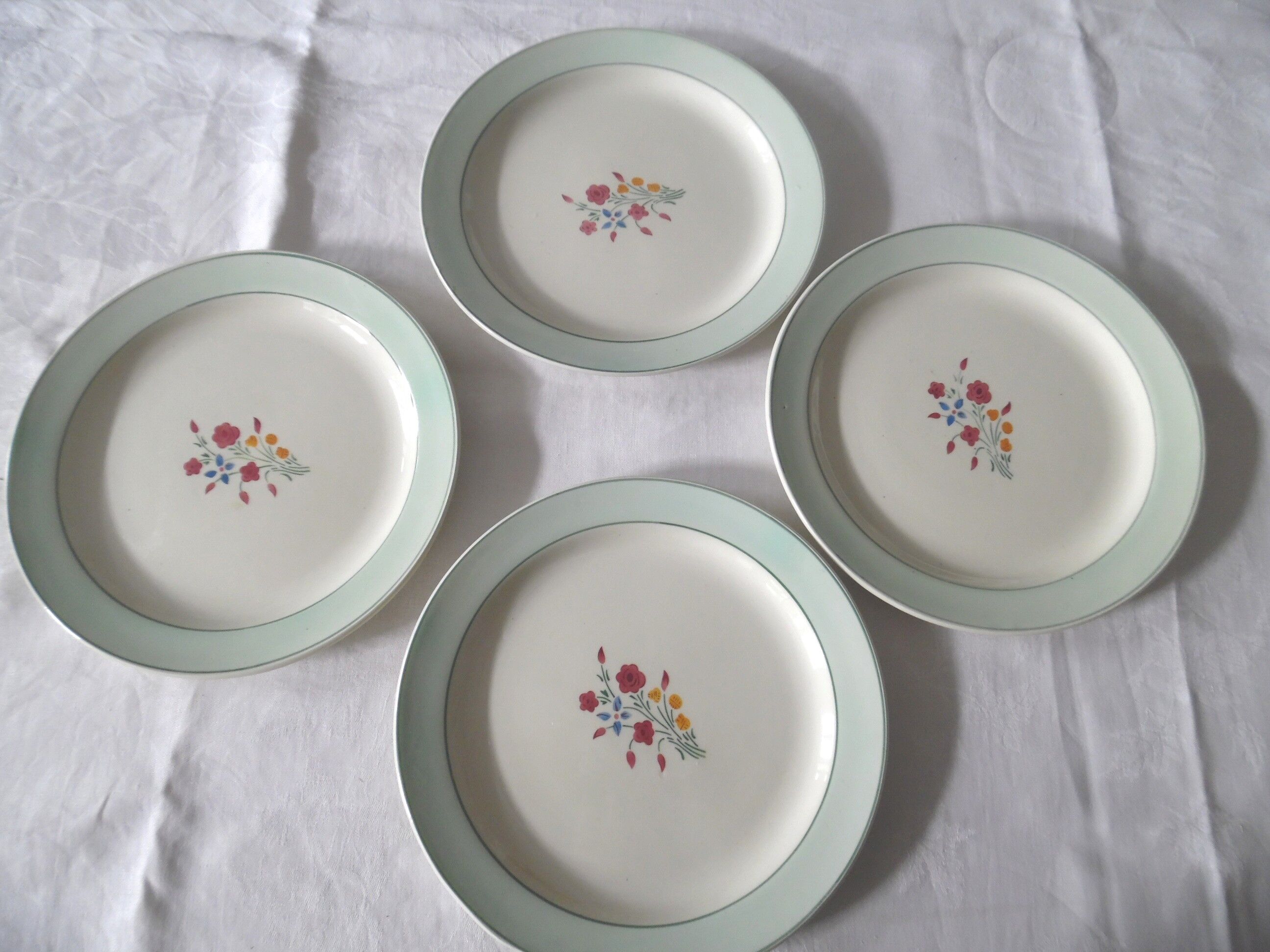Ensemble de 4 assiettes plates HBCM