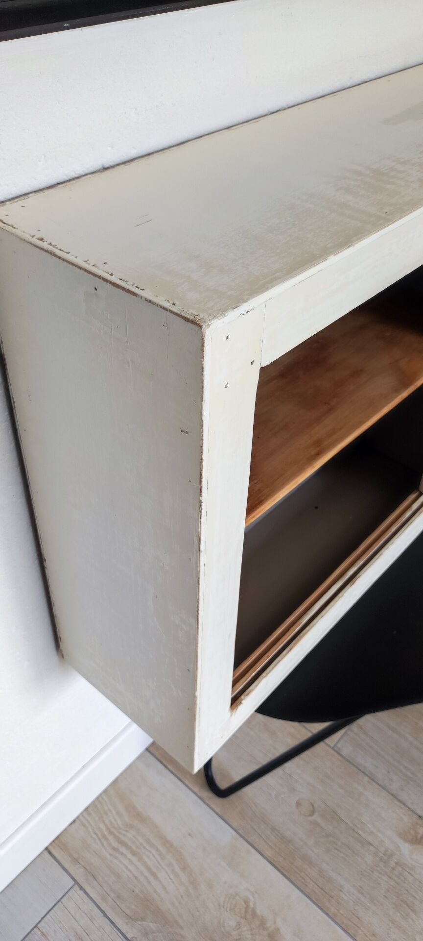 Sliding door buffet