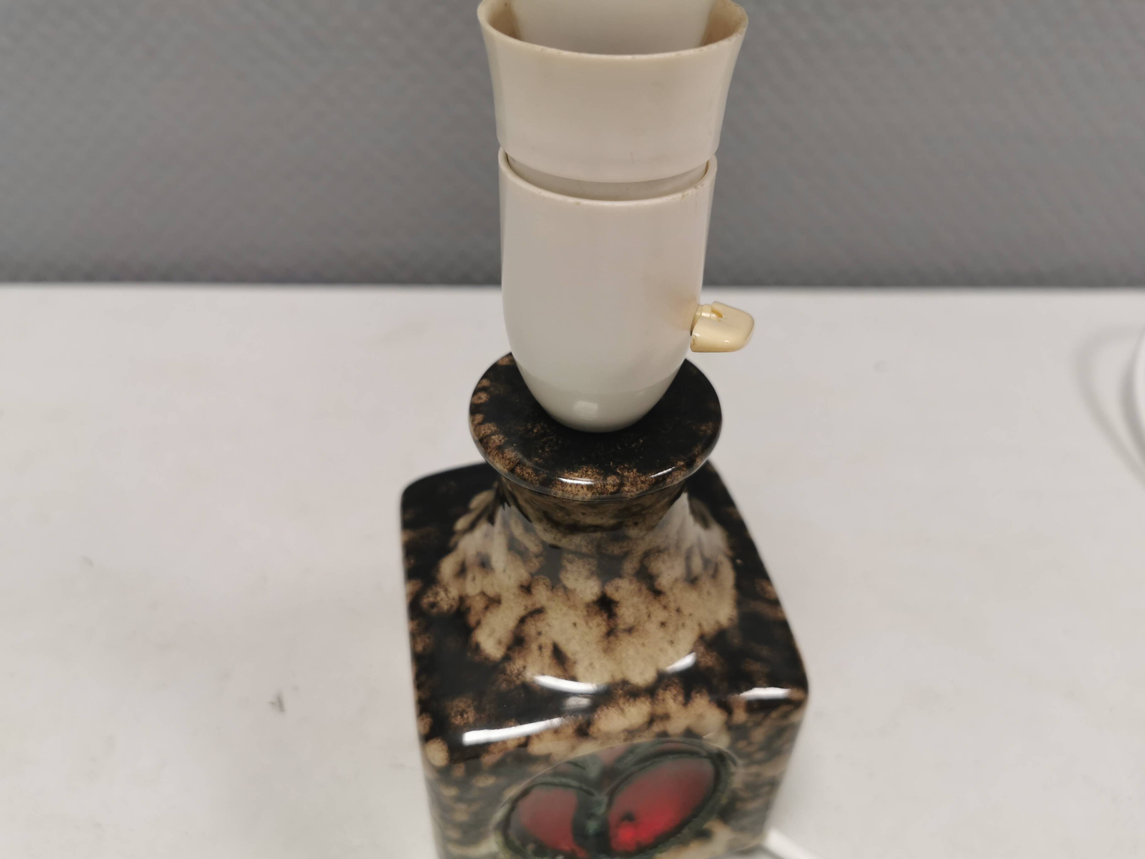 Small delicious ceramic table lamp, Danish and estimated from the 1970s.