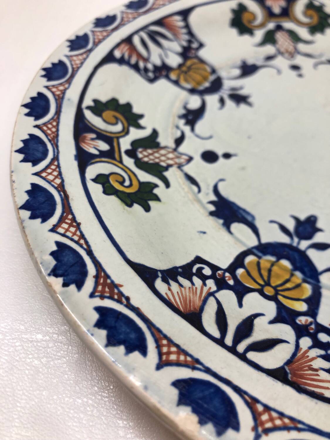Gien earthenware plate, late 19th century