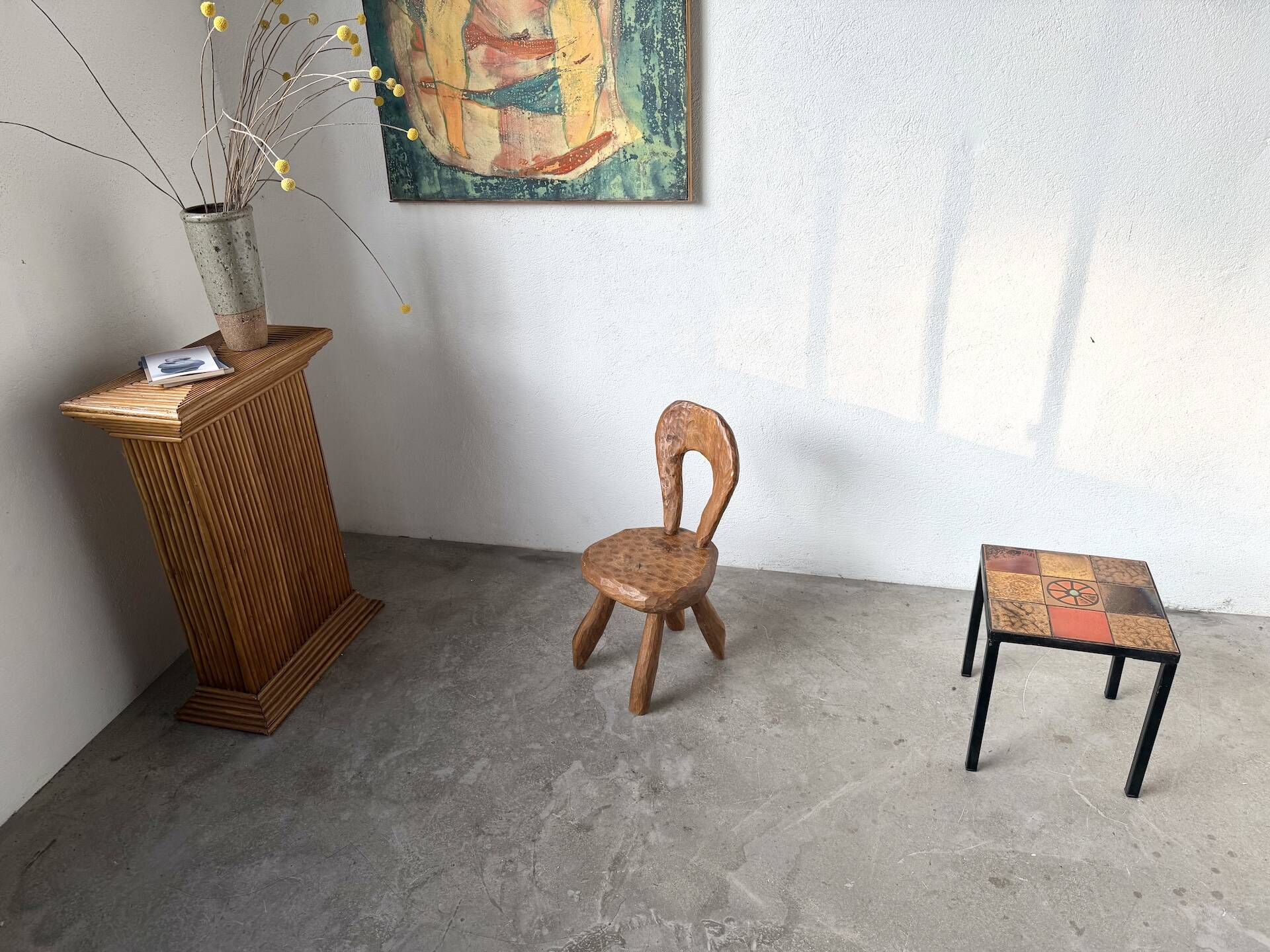Petite chaise sculptée à la gouge