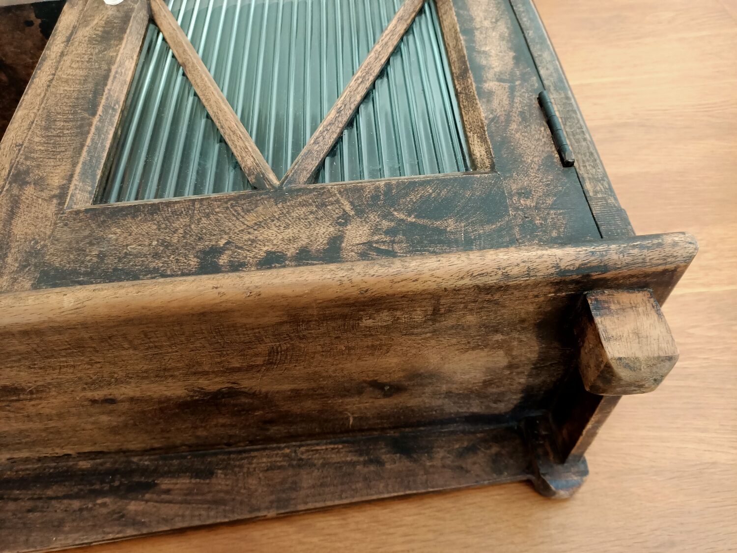 Patinated wall cabinet 2 doors