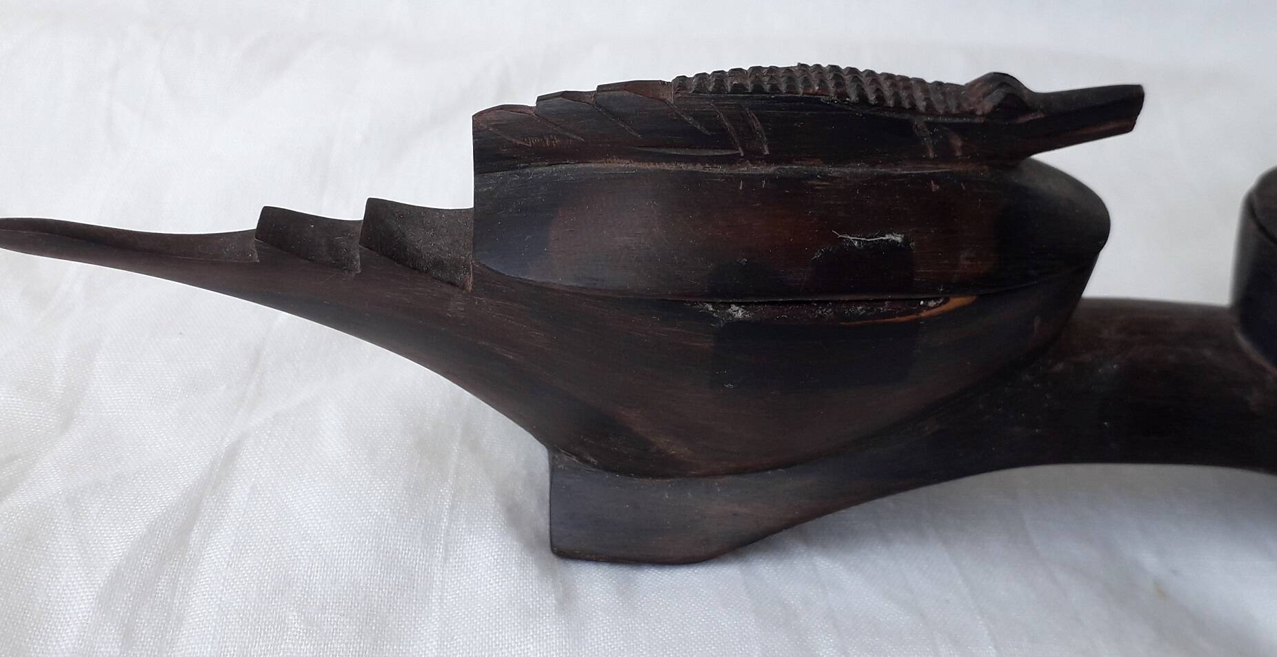 Salière et poivrier en bois sculpté