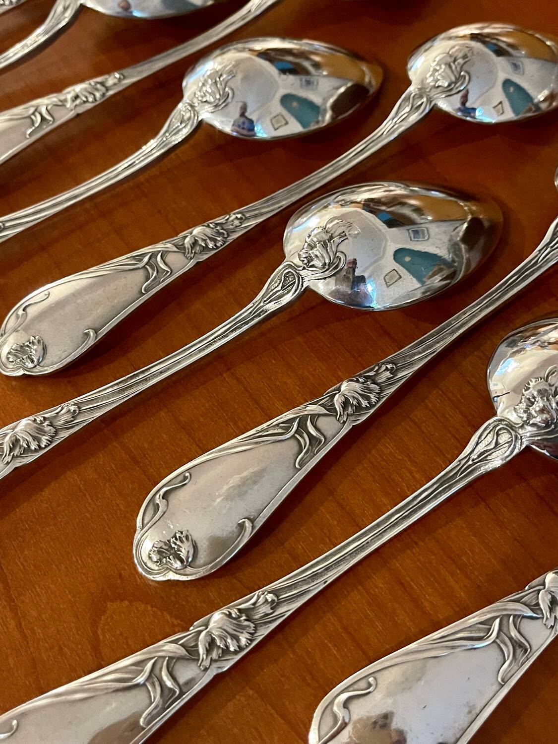 Art nouveau decor of iris 25 pieces