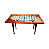 Small table checkered