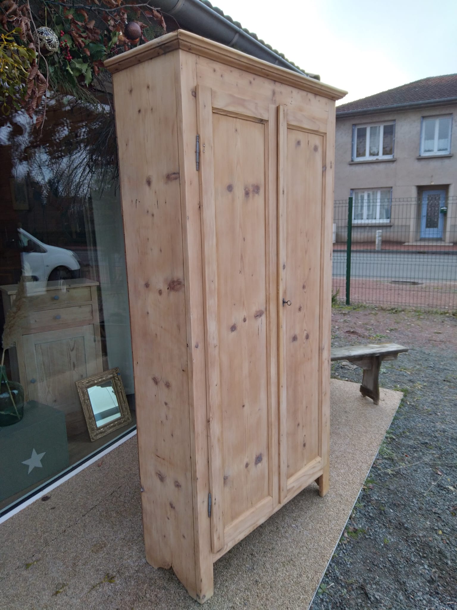 Parisian cabinet raw wood