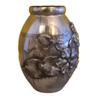 Vase Art Déco français en étain par Lucien Houzeaux des années 1920.