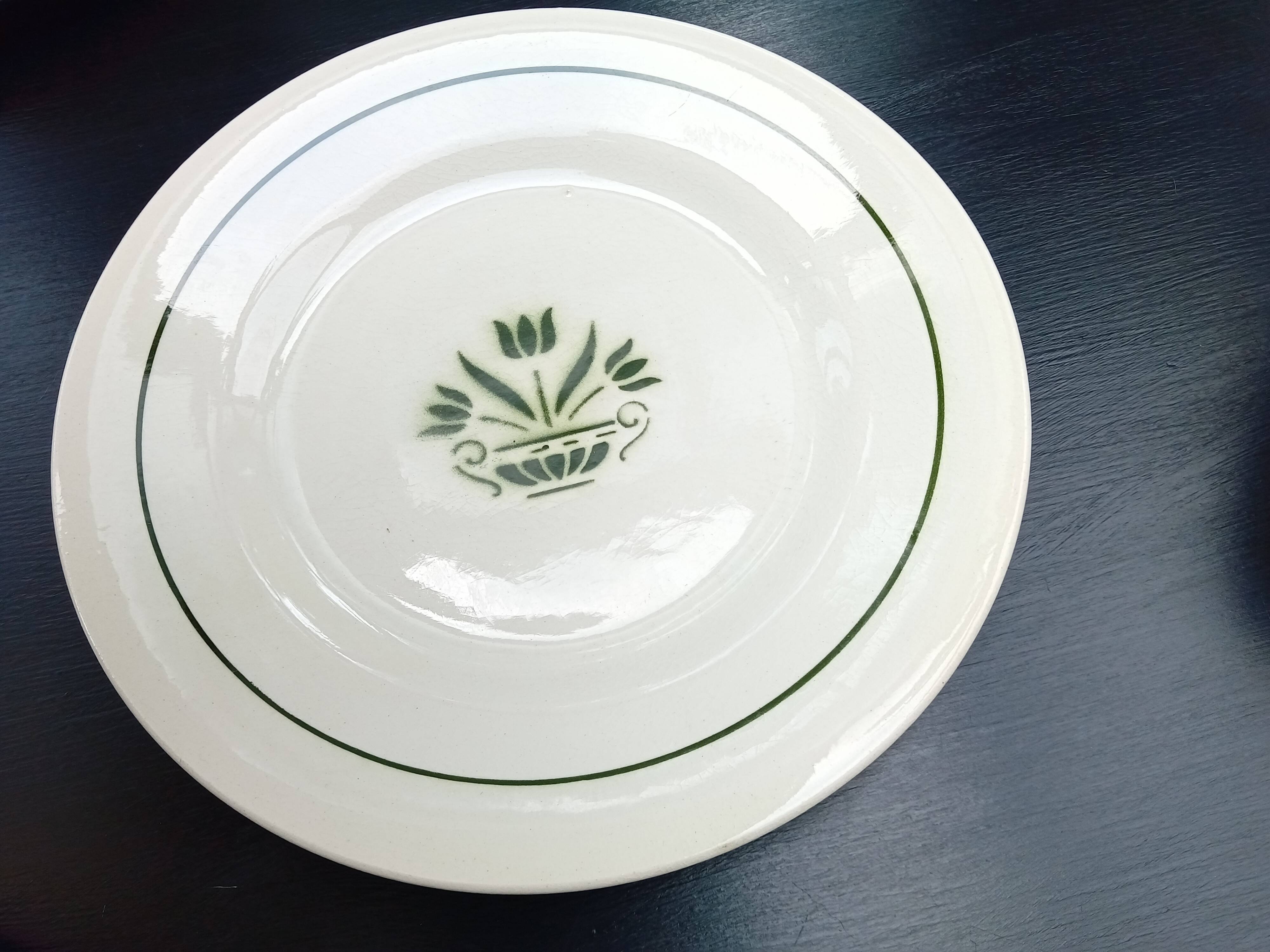 12 Terre de Fer Marmoz dessert plates