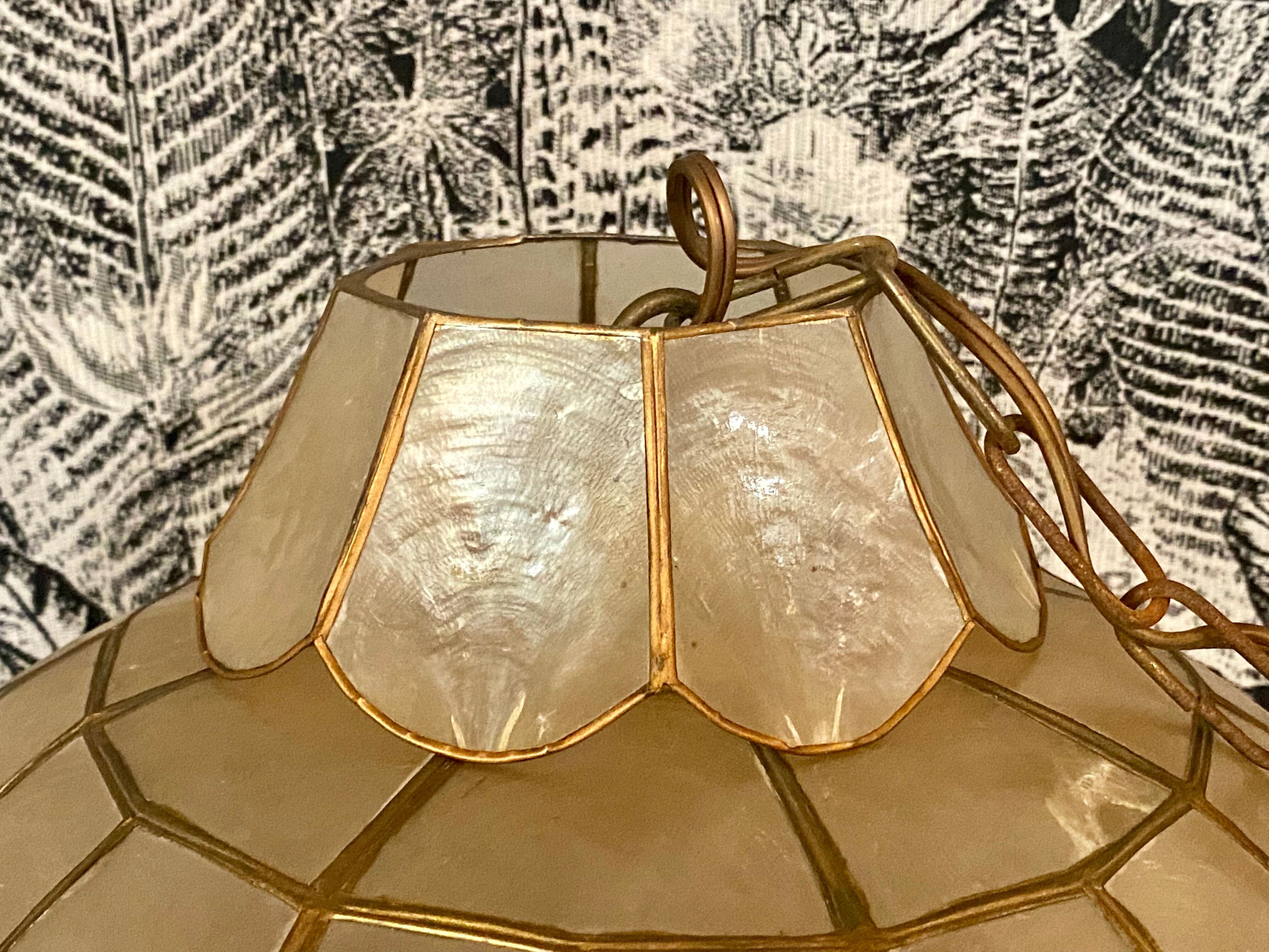Suspension vintage nacre et laiton