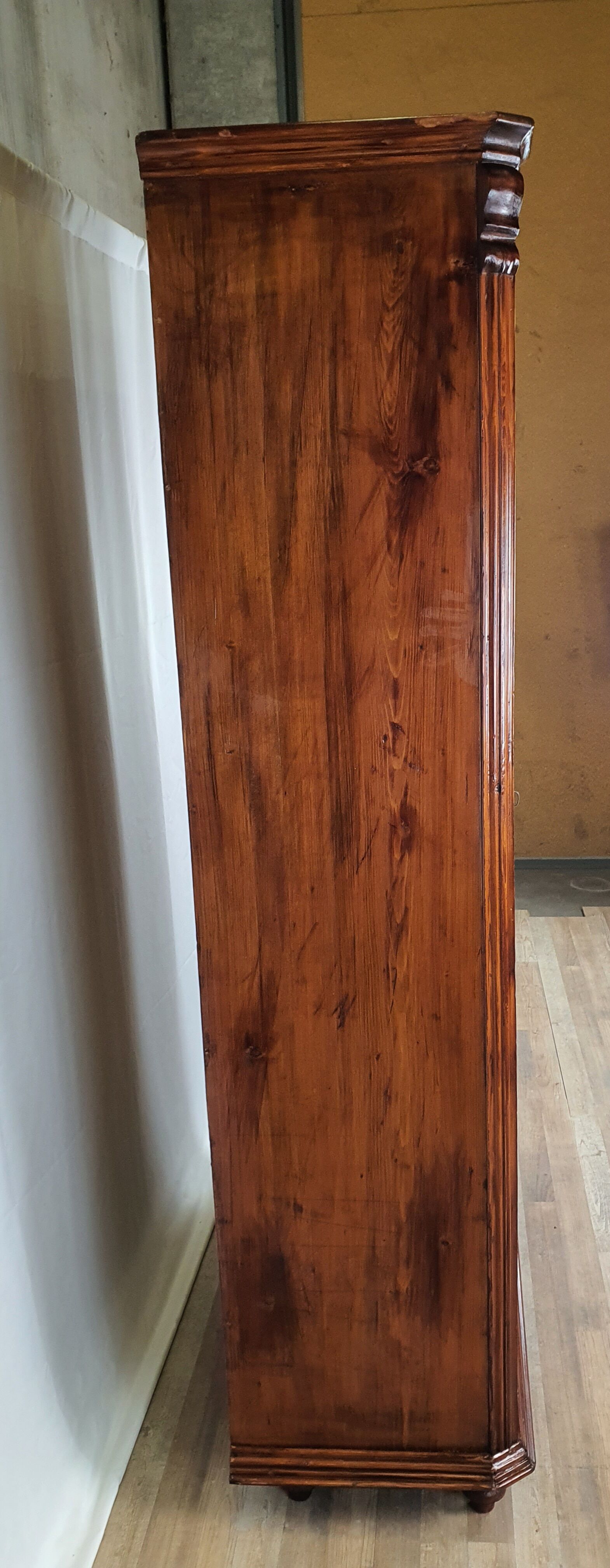 Rustic Wardrobe in Fir with Curtains