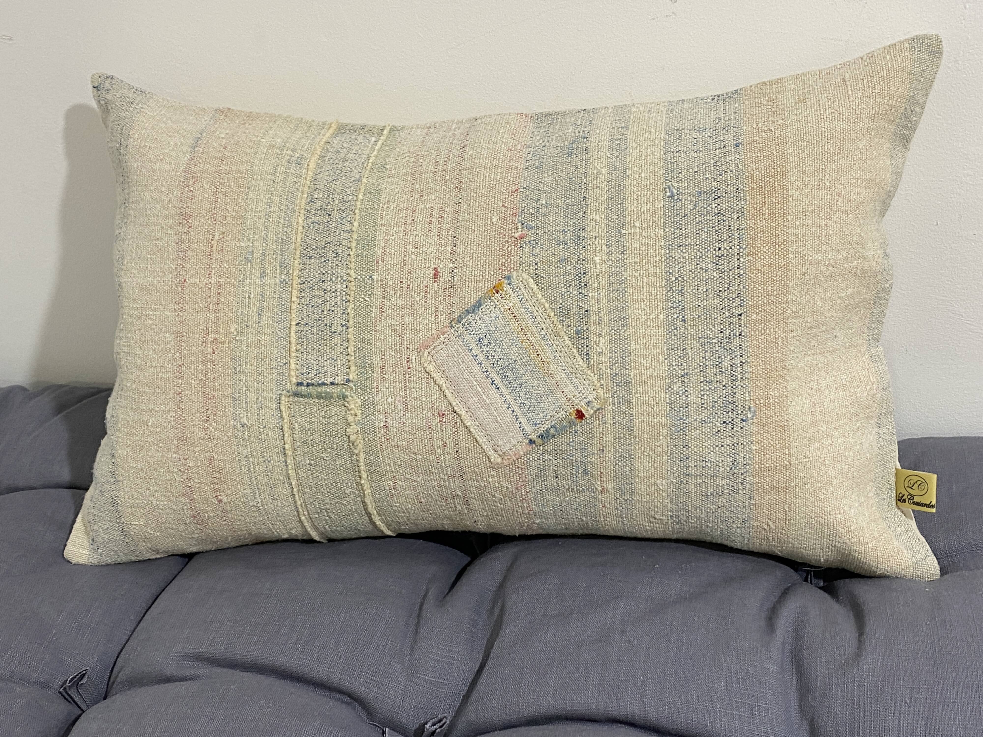 Cushion in vintage canvas Kilim style