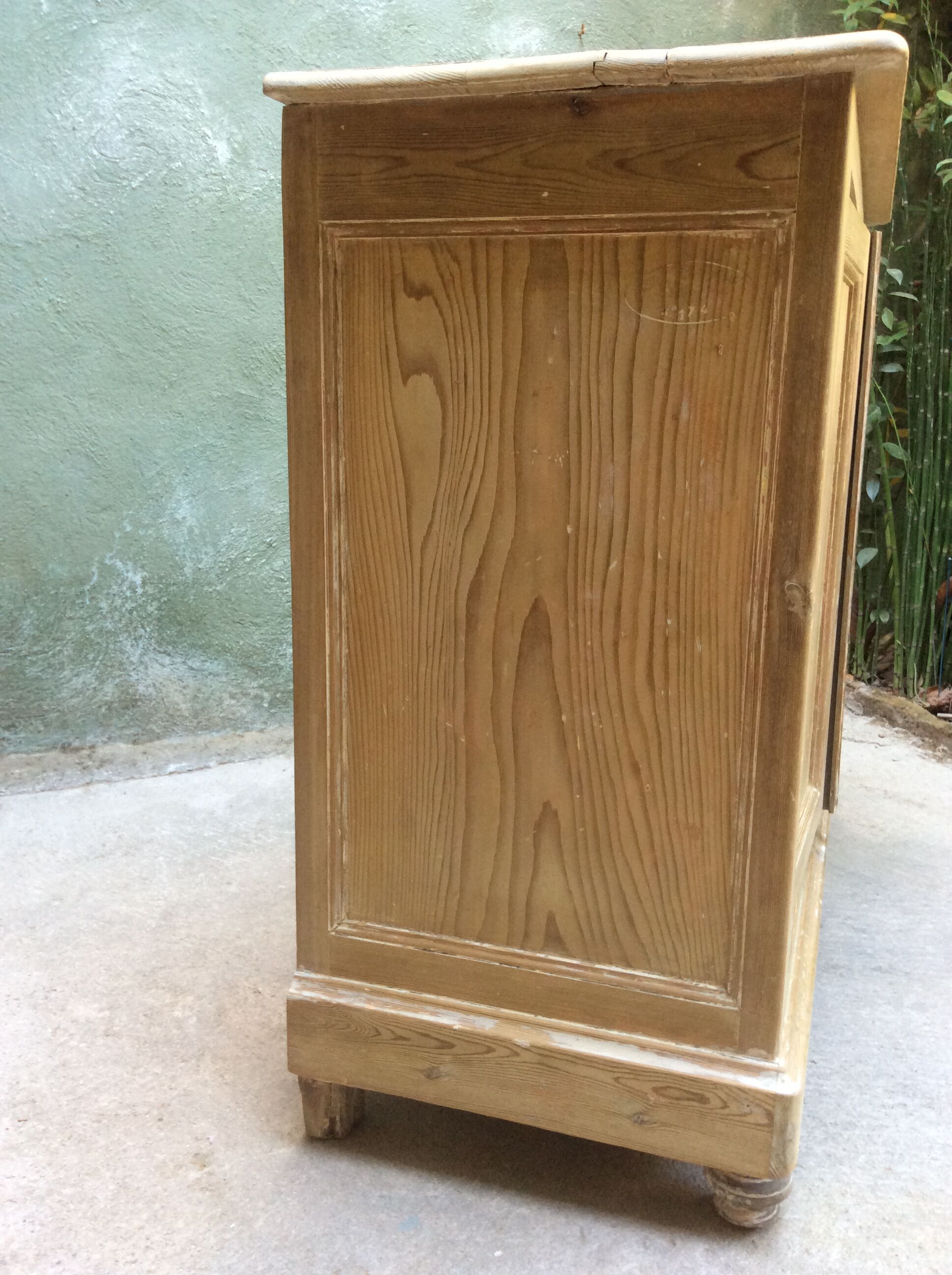 Buffet en pin massif