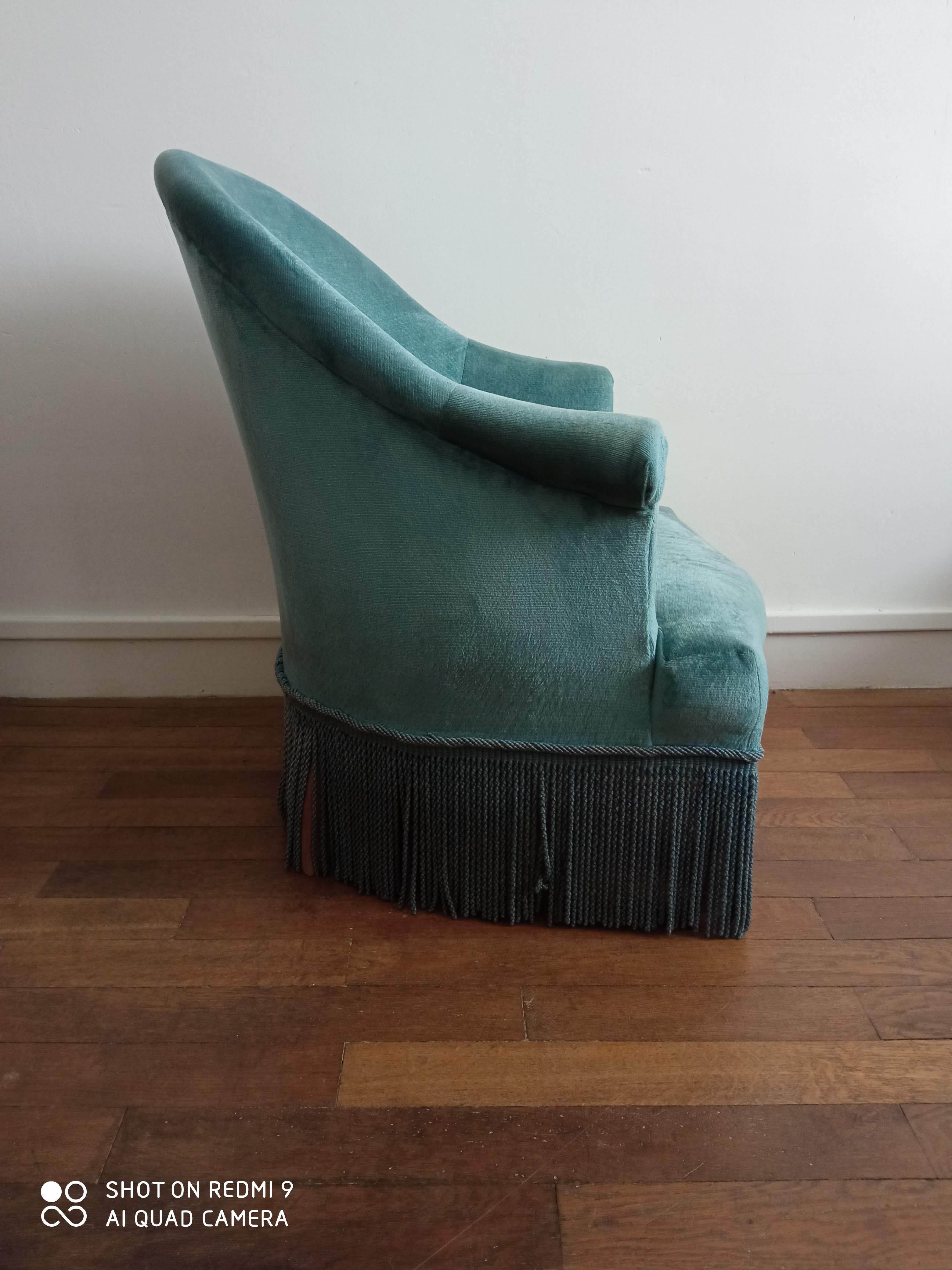 Blue velvet toad chair