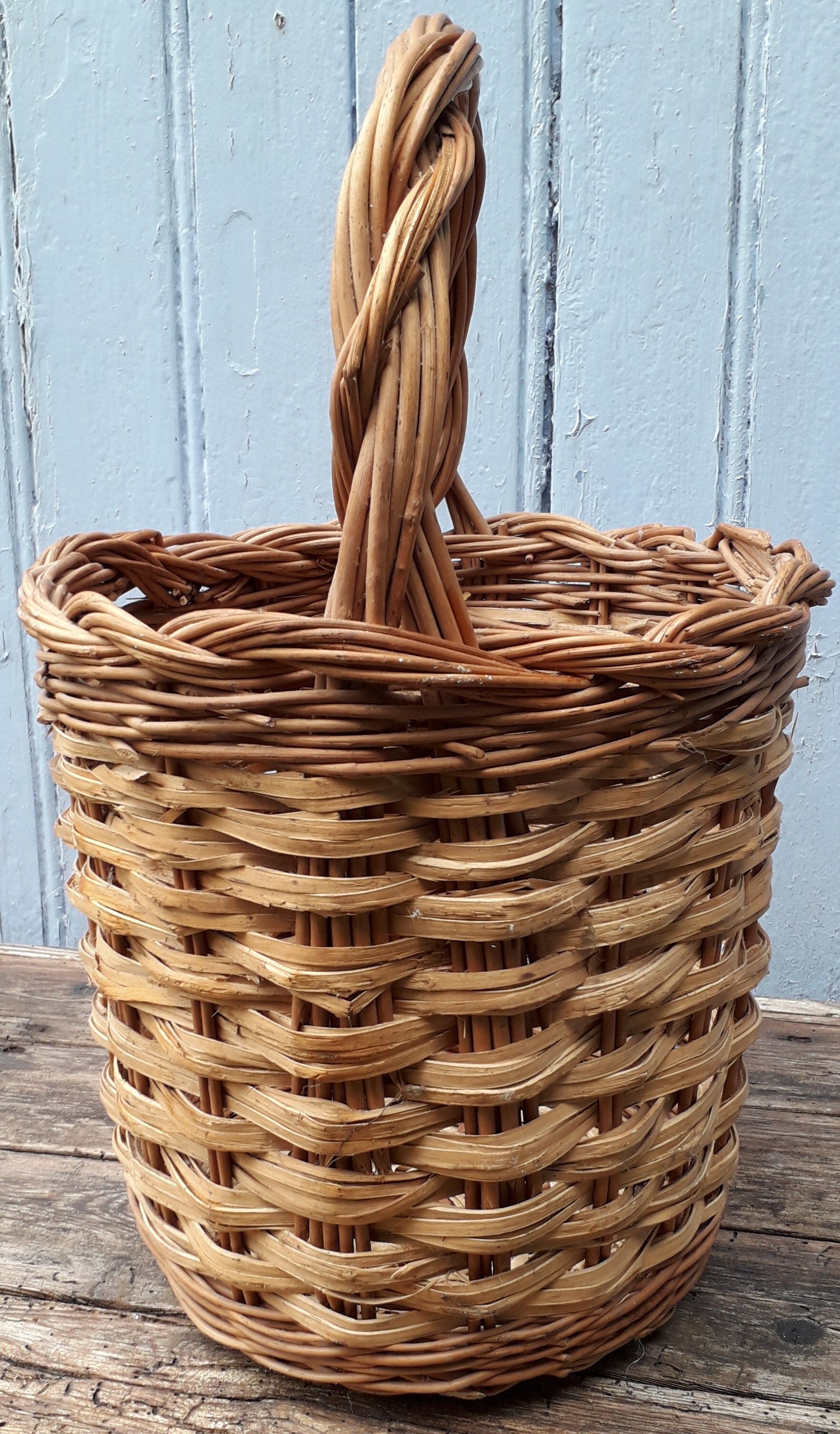 wicker round basket