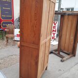 Parisian bonnetière cabinet