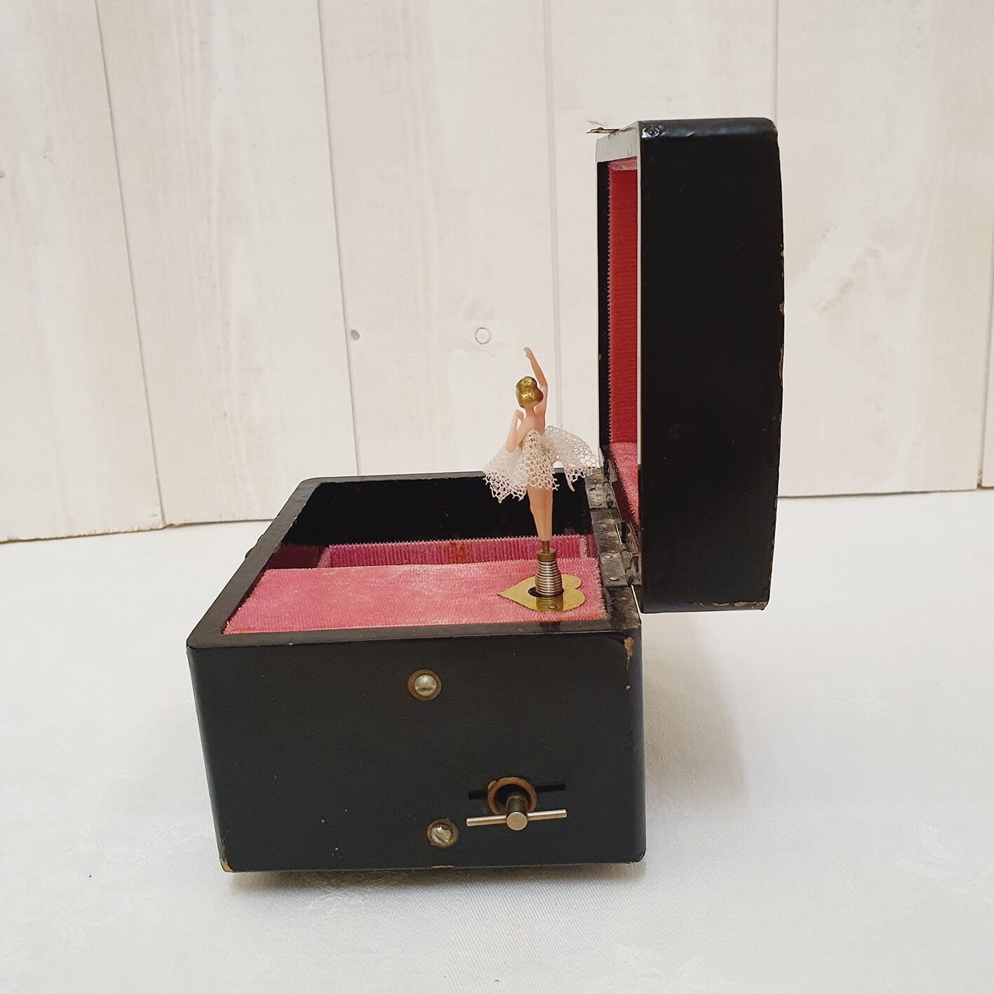 Music box with dancer