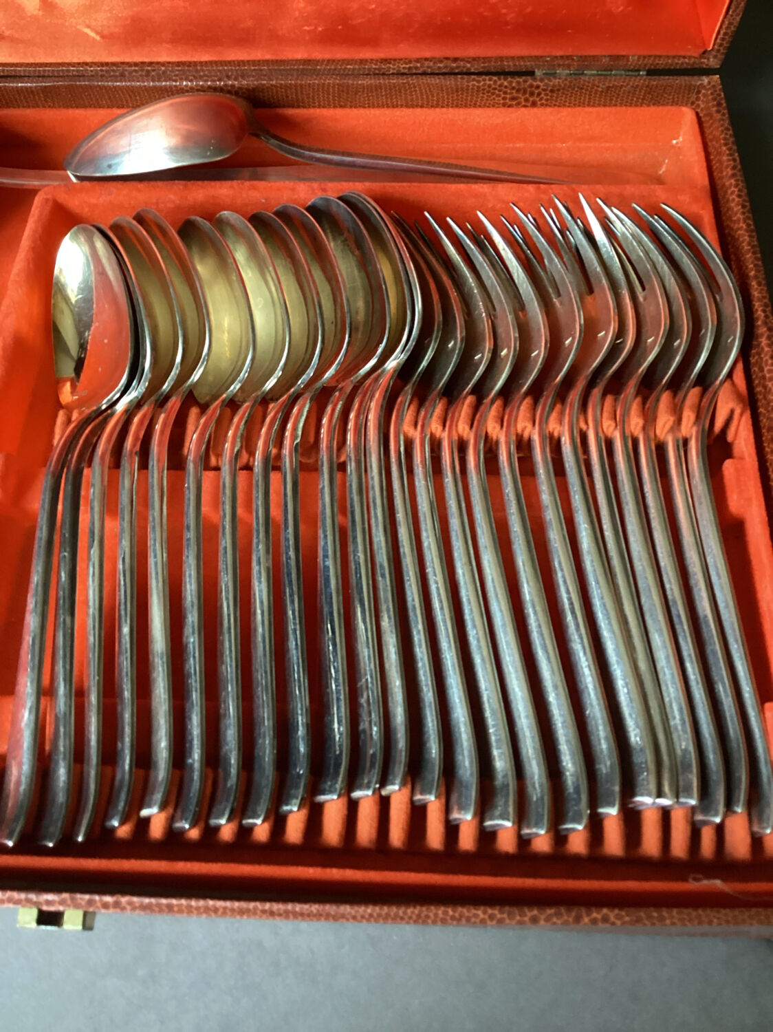 Ménagère en métal argenté complète