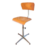 Swivel workshop chair