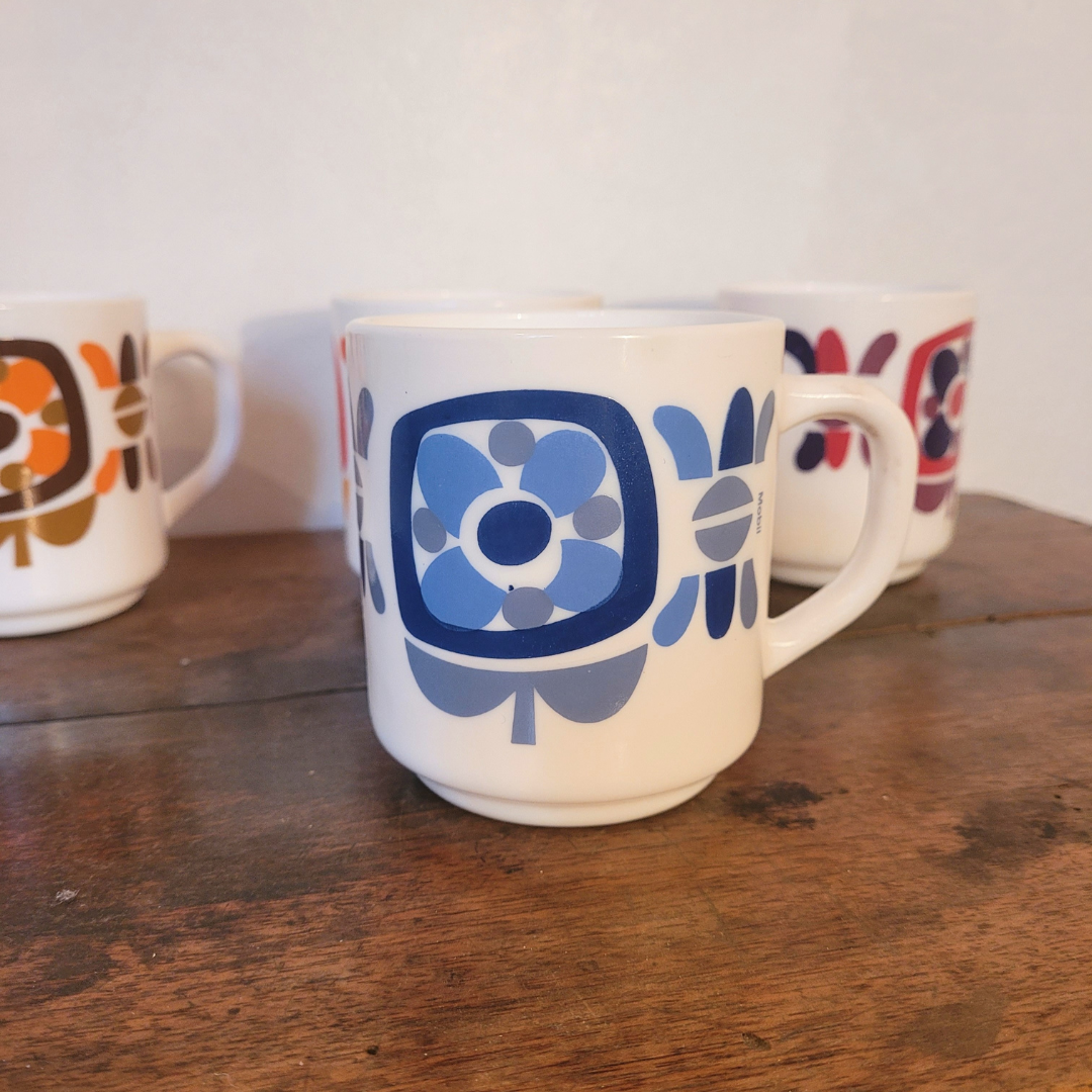 Mobil Vintage 4 Cups Set
