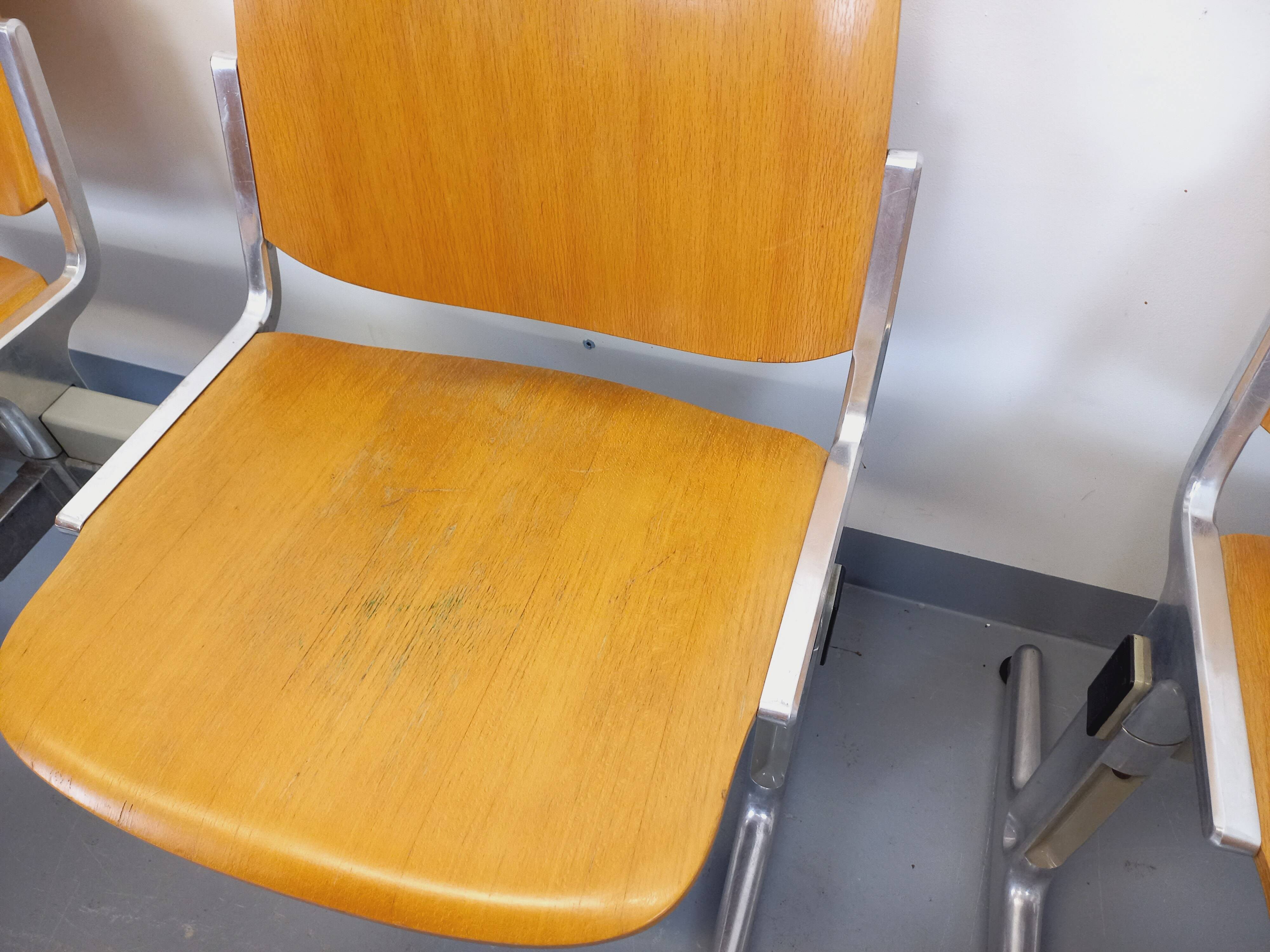 Suite of 4 vintage Giancarlo Piretti benches for Castelli in wood and aluminum