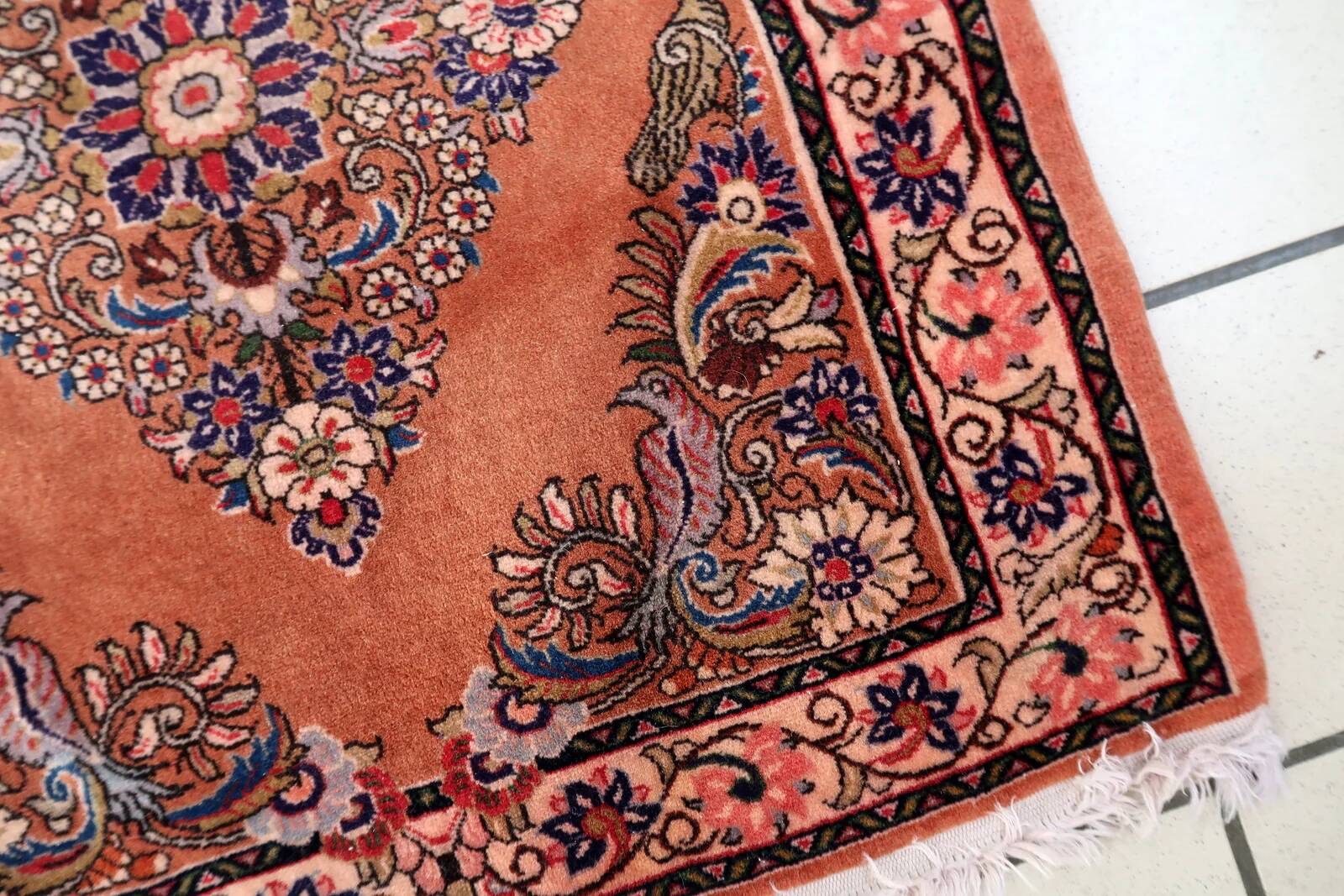 Vintage Sarouk wool rug, rose field & diamond medallion, c. 1950s